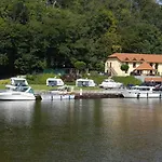 Marina Vltava בית הארחה