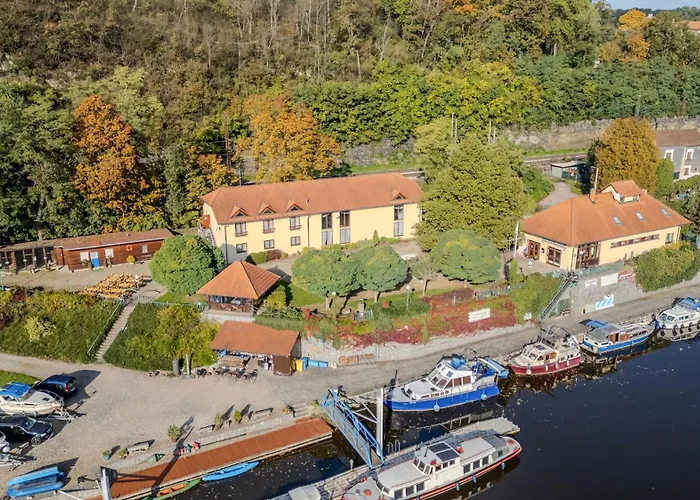 Marina Vltava Nelahozeves